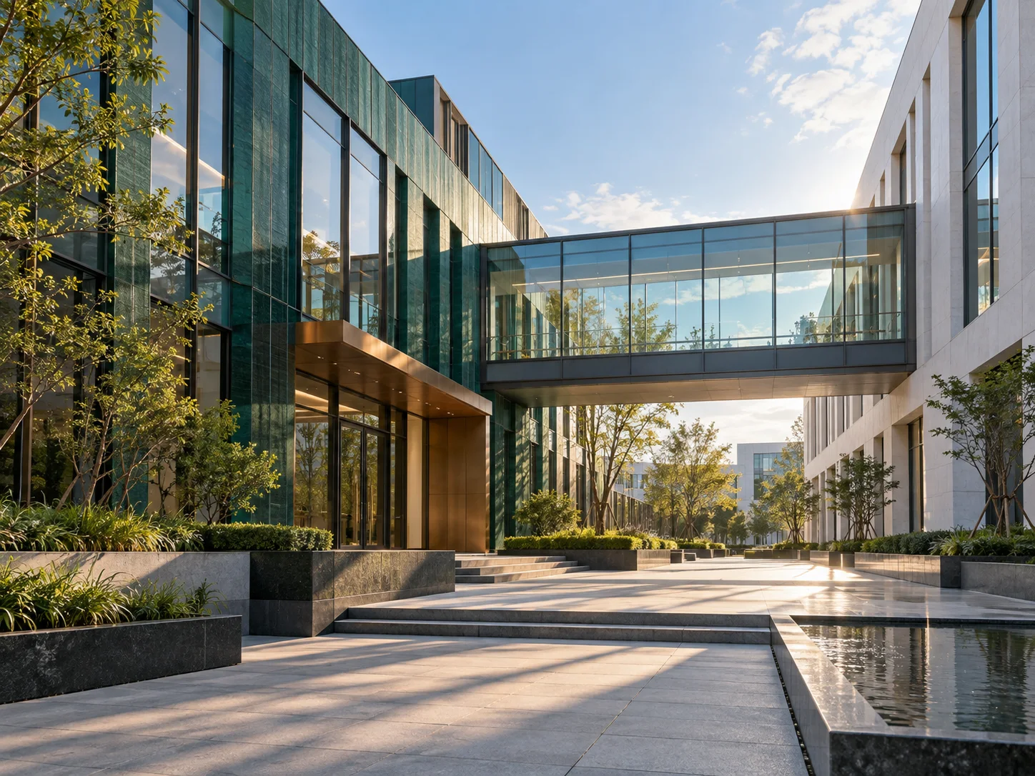 两翼不同材质的建筑通过通透廊桥相连，体量真实克制，以空间关系表达调整与协同