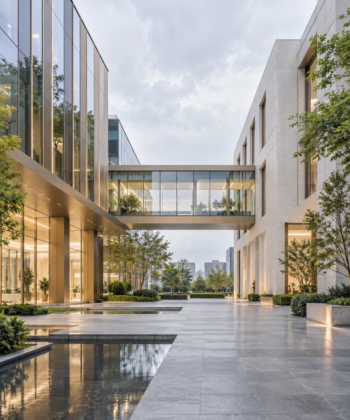 两翼不同材质的建筑通过通透廊桥相连，体量真实克制，以空间关系表达调整与协同